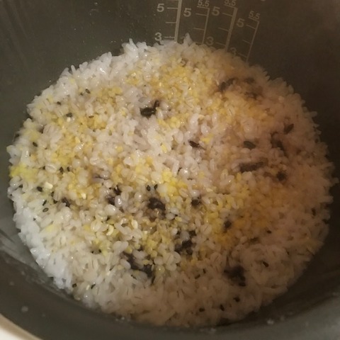 炊きあがった雑穀米