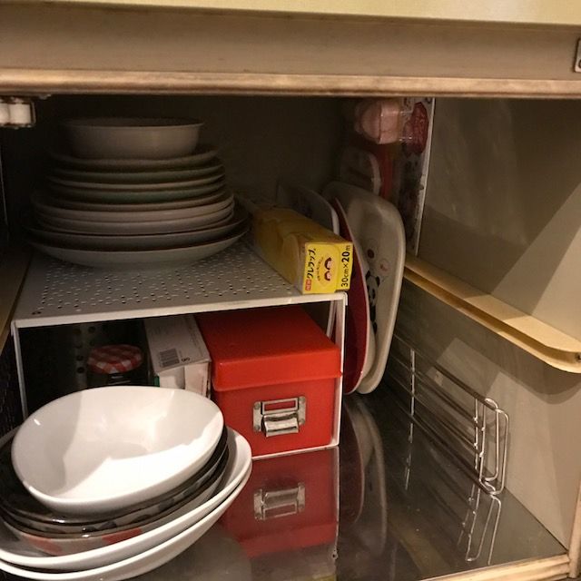 我が家のキッチン シンク下 食器収納 全公開 放送作家りんのブログ
