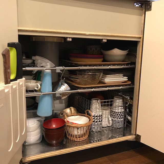 我が家のキッチン シンク下 食器収納 全公開 放送作家りんのブログ