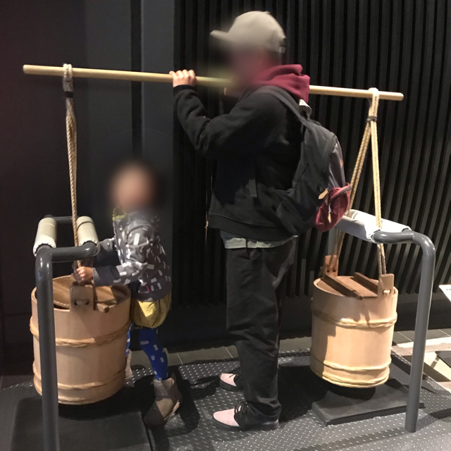 両国江戸東京博物館うんこを運ぶ